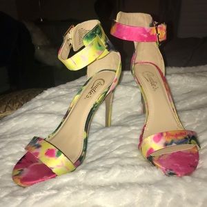 Candie’s Cadevillefloral Heels (Size: 6)